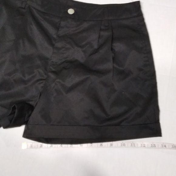 Women's black shorts - Picture 6 of 7